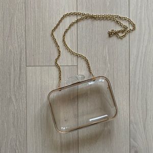 👝 Sturdy clear box purse with gold accents, chain and clasp